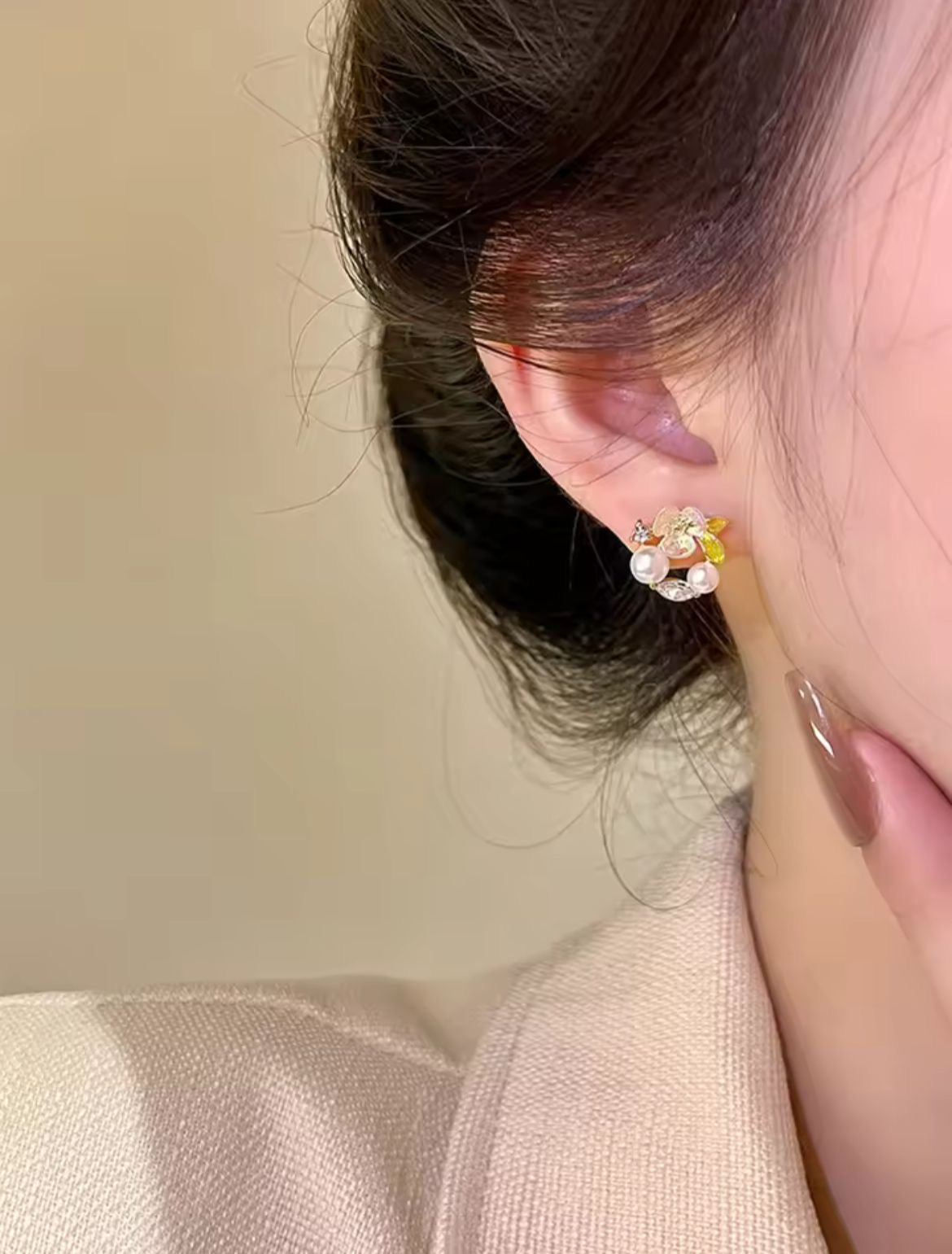 AWT-118 Korean Leaf Sparkling Pearl Earrings –