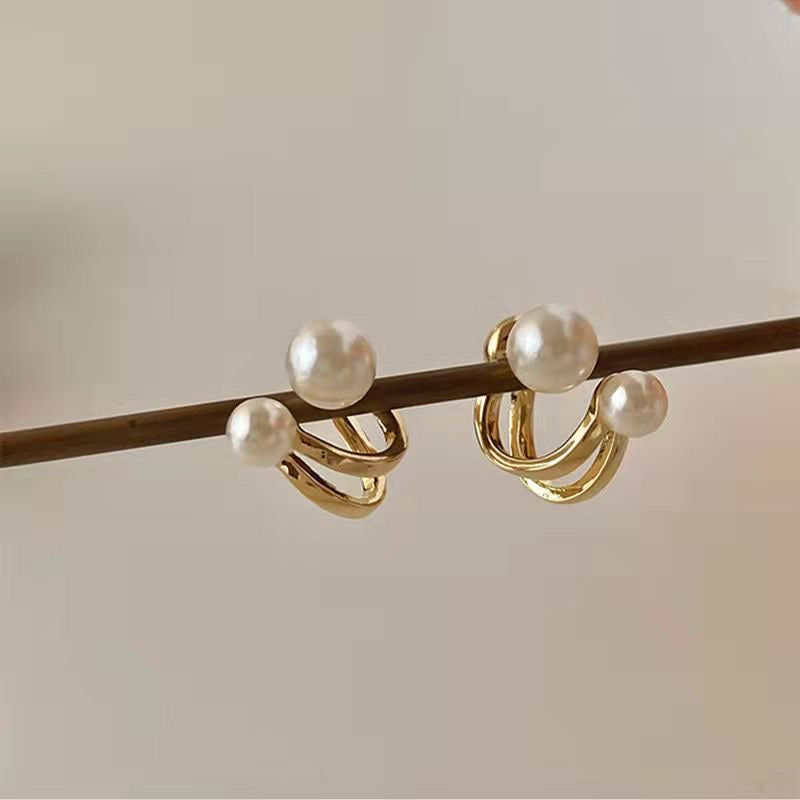 ZVT-167 Korean Pearl Circle Earrings
