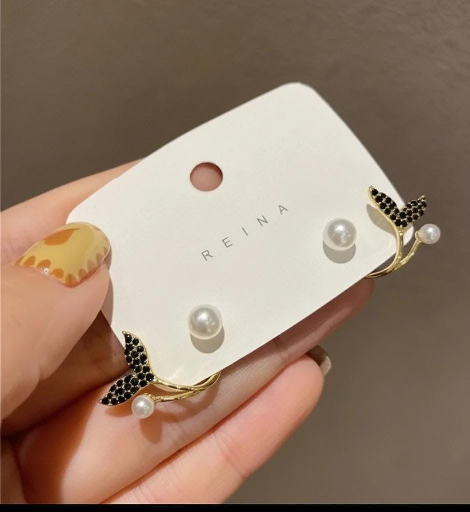 AUJ-939 Korean Fish Tail Earrings –