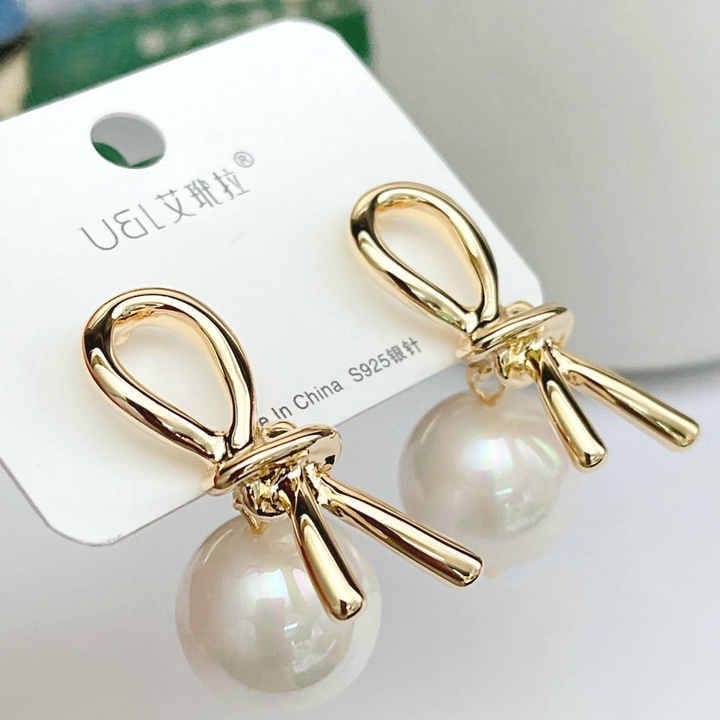 Knot Pearl Earrings Clip On Pearl