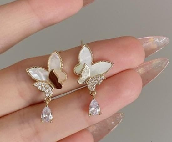 Double Butterfly Hanging Pearl Earings